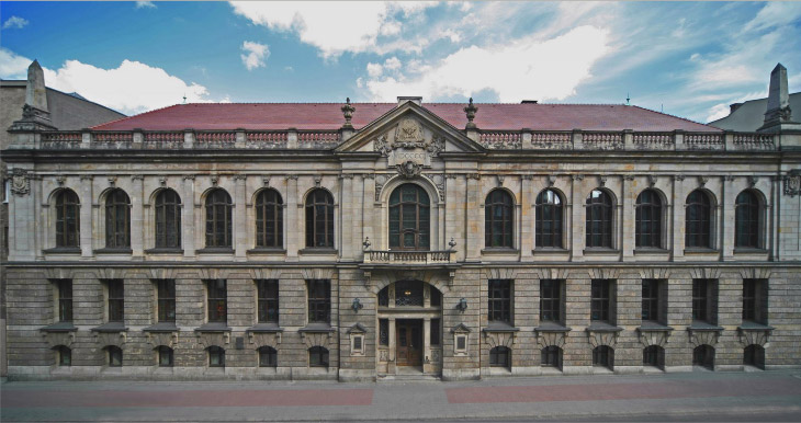 Zdjęcie panoramiczne Biblioteki Uniwersyteckiej