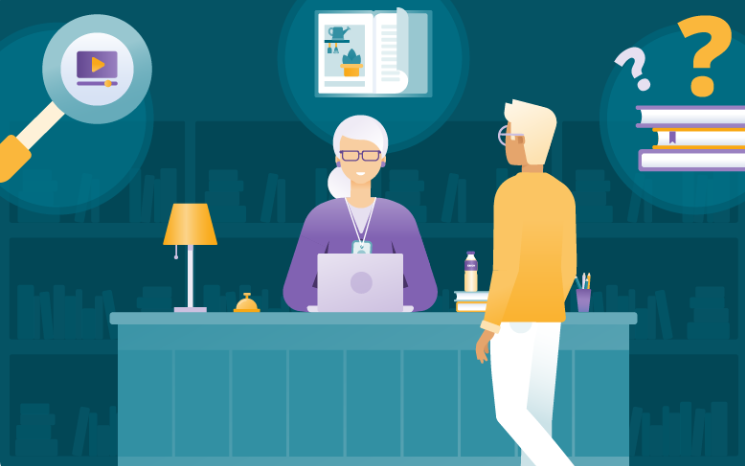 Bibliotekarka w białych włosach i okularach siedzi przy biurku z laptopem i rozmawia ze stojącym mężczyzną. W tle pojawiają się książki, lampa i ikony wideo, książki i znaków zapytania.