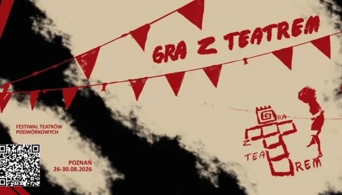 Czerwono-beżowy plakat z szeregiem flag, tekstem o wydarzeniu w języku polskim, postacią rysującą na ziemi, kodem QR oraz informacjami o festiwalu w Poznaniu w dniach 26–30 sierpnia 2026 r.